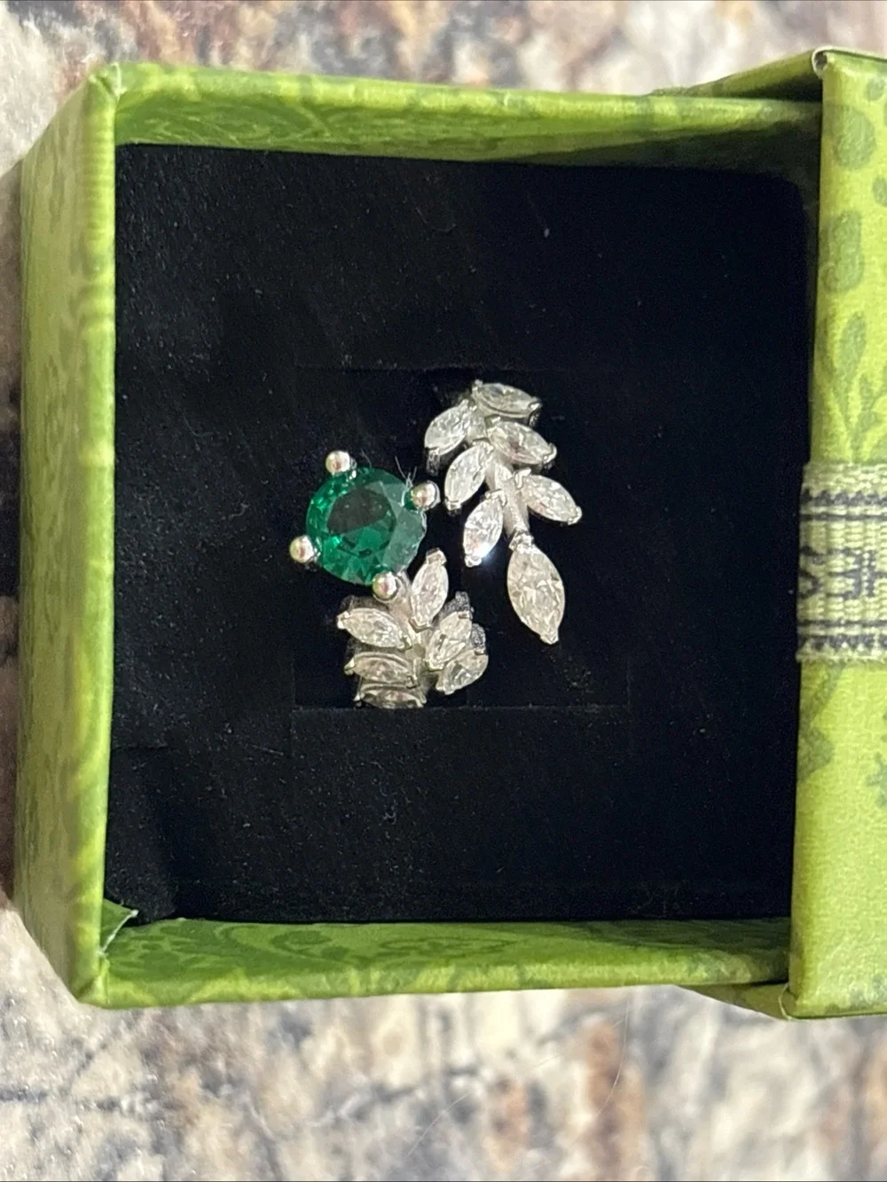 925 Green stone leaf/marquis moissy cluster ring size 6 w/ Certificate
